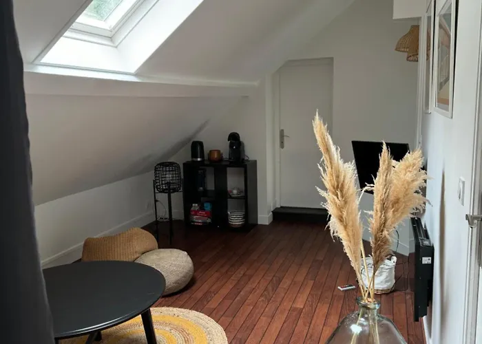 La * تروفيي سور مير